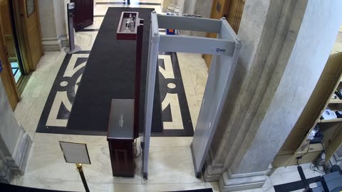 0163USCH01HouseCarriageDoor_2021-01-05_06h42min37s057ms.mp4