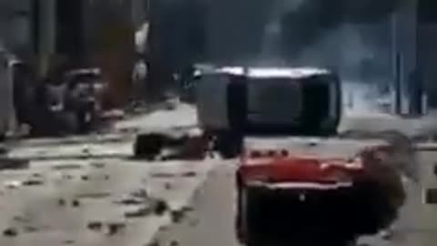 Latest footage from the French island of Guadelo as the people have been fighting against covid tyranny relentlessly for 5 months now, literally.