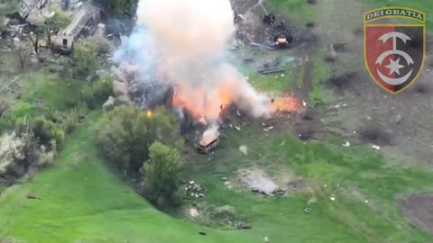 Russian ammo pile blew up by Ukrainian mortars fire