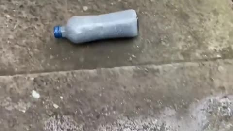 Crushing bottle