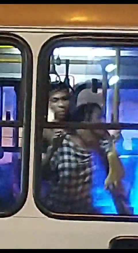 Homem faz mulher refém em ônibus no DF e se entrega após negociação