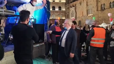 TROPPE COSE STRANE IN QUESTE PSEUDO PROTESTE MASCHERATE