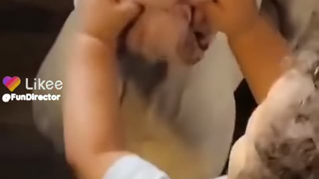 Checking The dog teeth