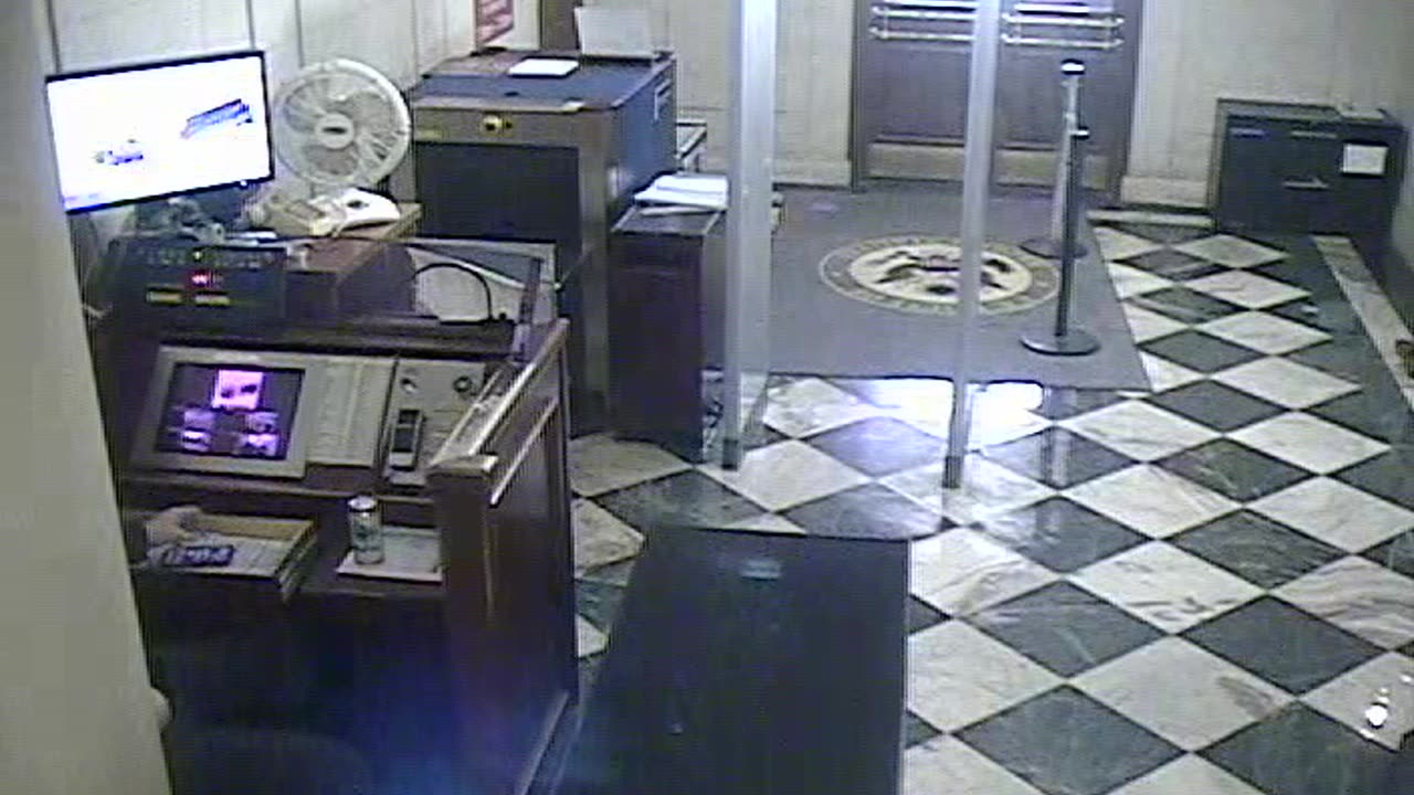 3207LHOBGRNJ-CStDoor_2021-01-06_12h40min02s267ms.mp4