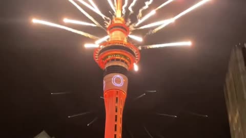 New Year's 2024: New Zealand stunning Fire Works - Closer view