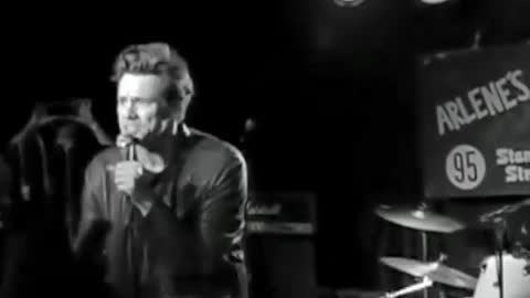 Jim Carey sings Radiohead's Creep.