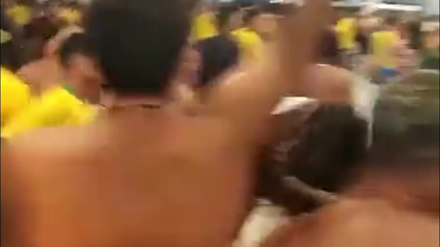 Torcida do Fluminense no jogo do Brasil