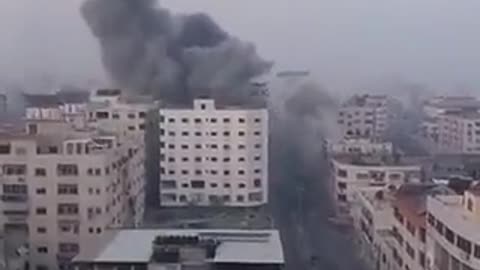 Israel começa a bombardear a Palestina!