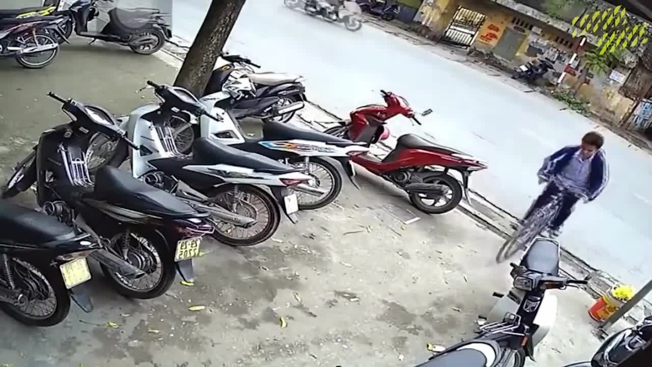 Epic Fail caught on CCTV