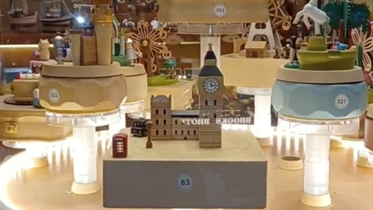 toy little world 😍