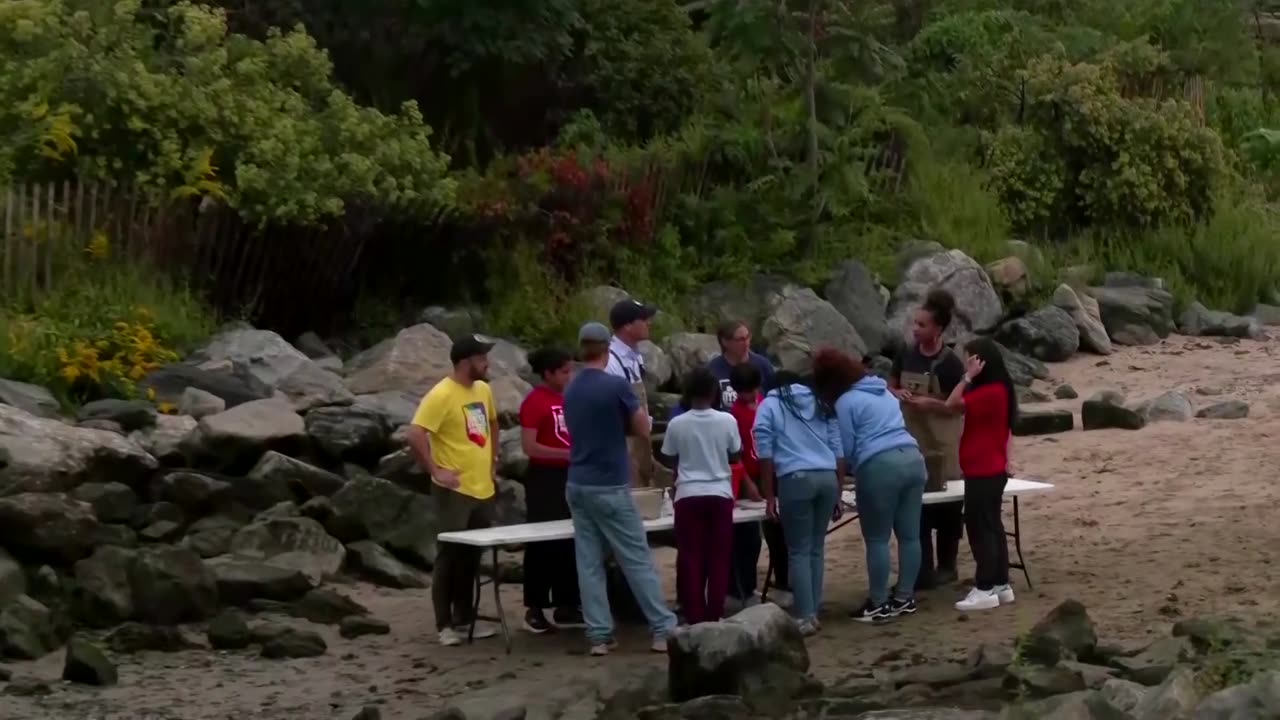 Prince William wades in NY waters for oyster project