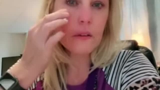 TikTok Teacher's Oddly Emotional Rant in Favor of Mask Mandates!