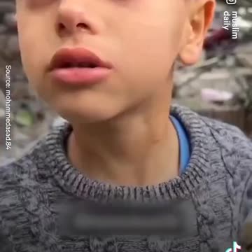 ►‼▶◾▶️Young Palestinian child holds back tears after Israeli strike left him homeless: