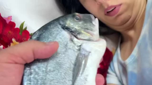 Husband Prank With Beautful Wife 😂 Fish Kissing