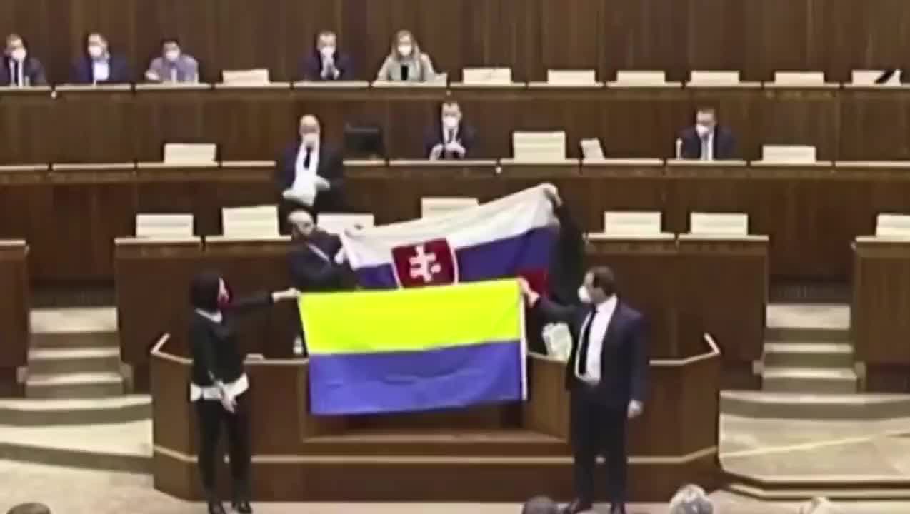 SLOVAKIANS KNOW WHAT’S UP IN UKRAINE.