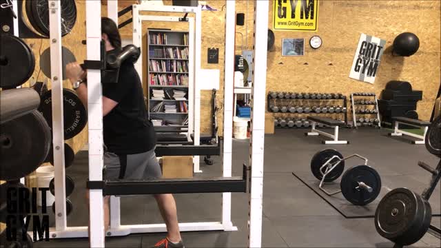 Yoke Bar Reverse Lunge