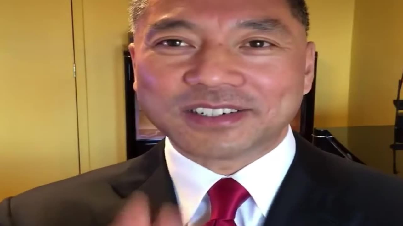 20180316文贵先生视频²： #盗国贼 就是一万个0前边那两三个数，把那两三个数拿掉后面全是0！一切都是刚刚开始！