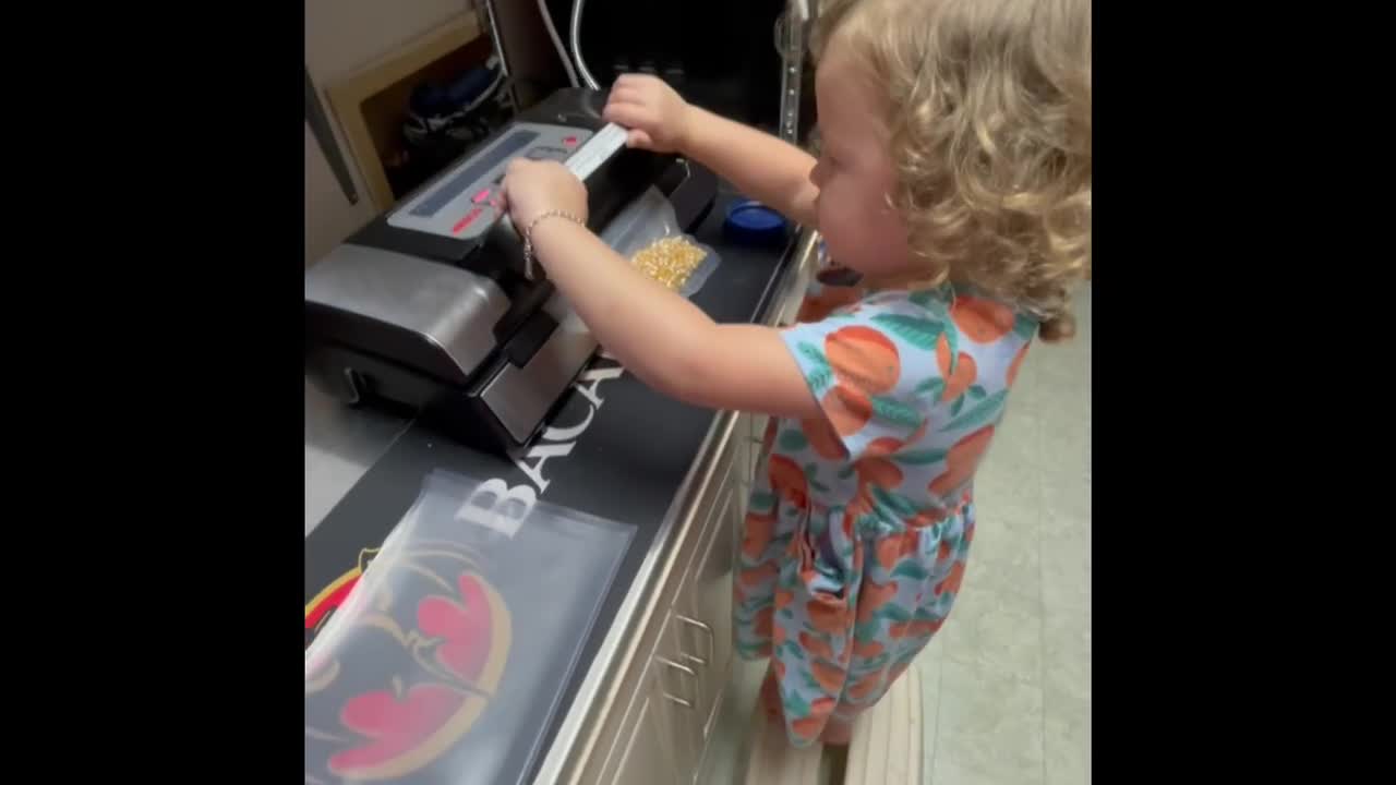 Making single serve popcorn