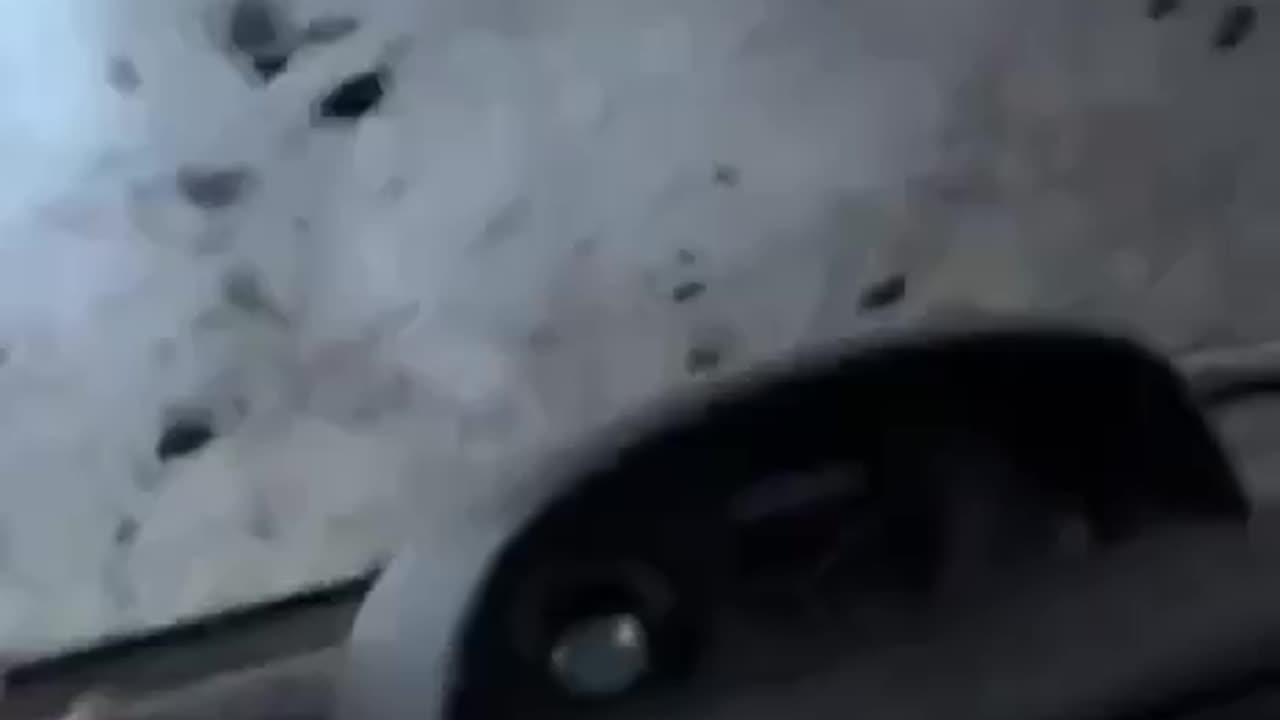 One of Russia's Largest Conventional Bombs Misses Ukrainians by a Few Dozen Meters (Insane)