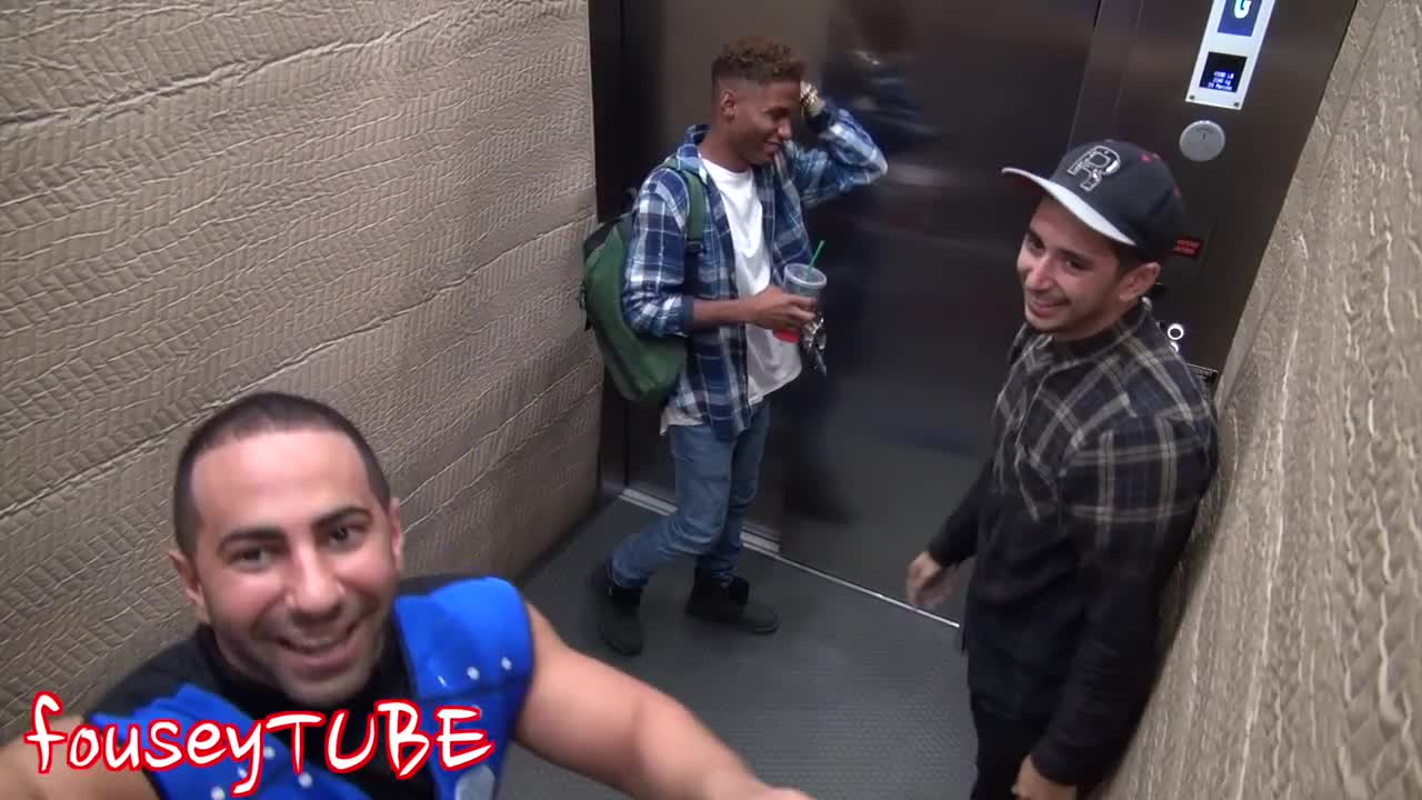 MORTAL KOMBAT ELEVATOR PRANK!