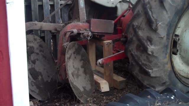 Ford 841 Tractor Ep22: Making a Stand for the Dearborn 10-80 Plow