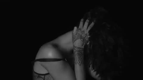 Rihanna - Kiss It Better (Explicit)