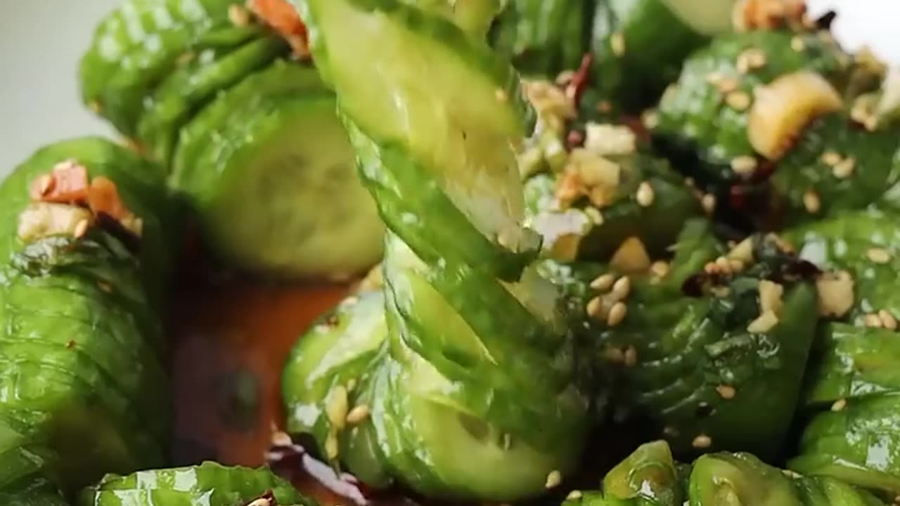 Quick & Refreshing Spicy Asian Cucumber Salad