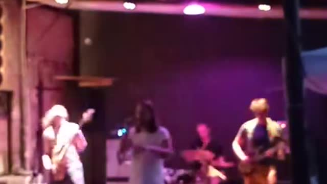 Nís ¬ Szédültem (élő)