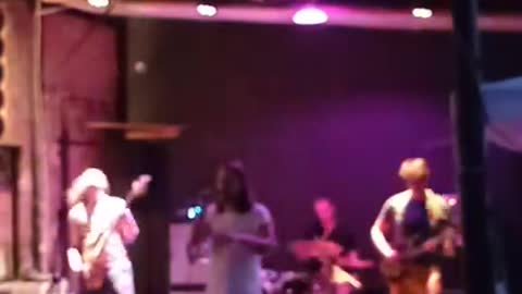 Nís ¬ Szédültem (élő)