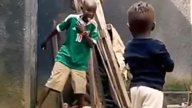 South African children very funny dance moves