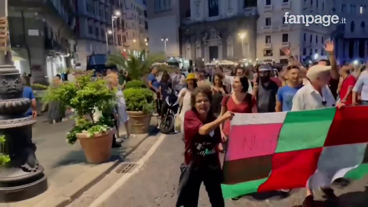 Fiumana di persone contro il nazi pass - Napoli