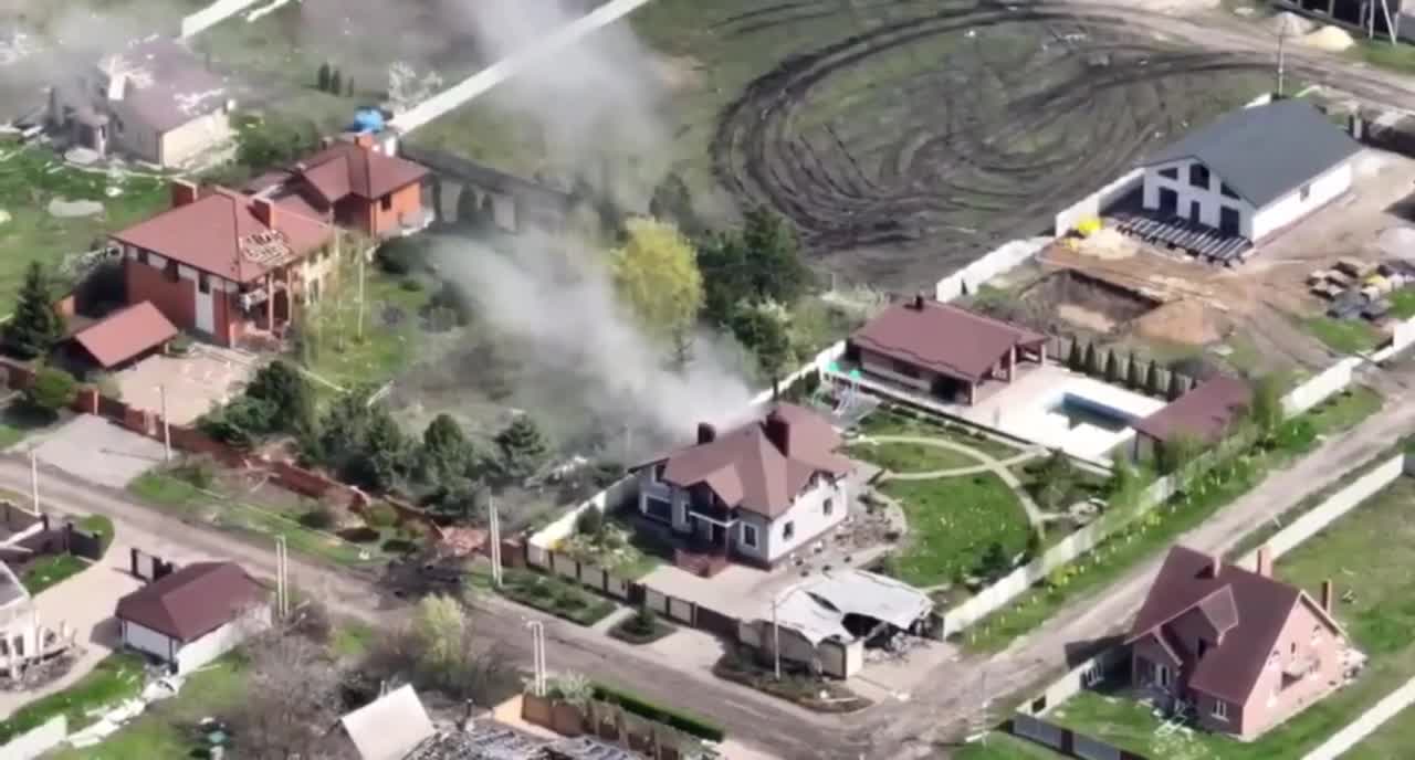 Ukrainian militants decided to hide the tanks in the residential sector