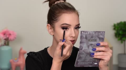 EXTRA GLAM Makeup Instantly That Works
