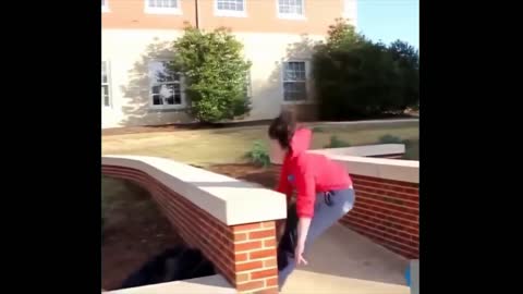 Funny reverse parkour fail 2