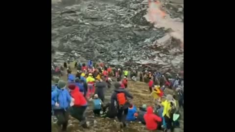 The moment half of Iceland's new volcano fell off