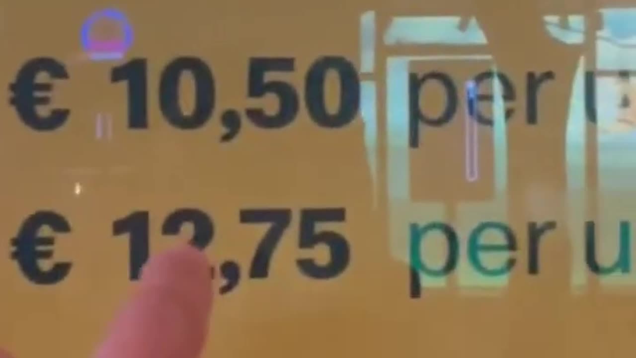 Quanto si guadagna in Olanda lavorando per McDonalds? questa è la paga oraria minima lorda che danno ad un dipendente ma lo dicono pubblicamente eh,varia in base all'età il salario mensile minimo lordo nei Paesi Bassi nel 2023 è di 1934 euro