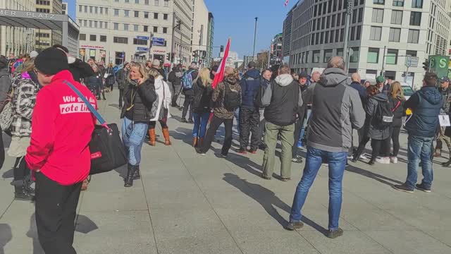 18.03.2022 Kundgebung am Brandenburger Tor in Berlin - Demowoche Demokratischer Widerstand