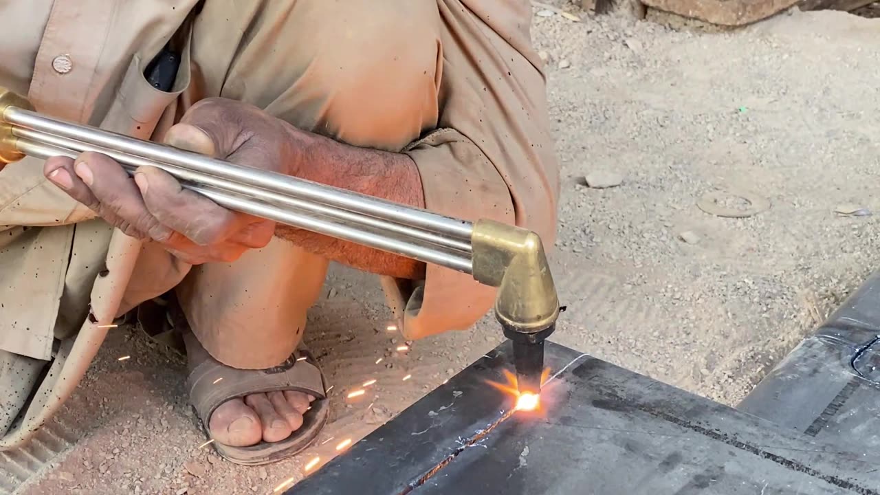 Truck Frame Cutting #truck #frame #ytshorts #shortsvideo