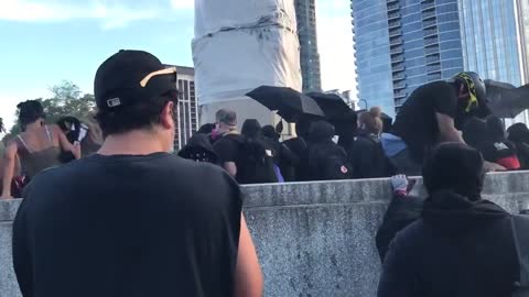 BLM and Antifa rioters in Chicago