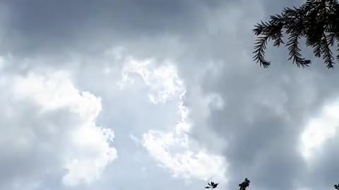 Himmel in Berlin am 1. Juni 2022 etwa 14 Uhr