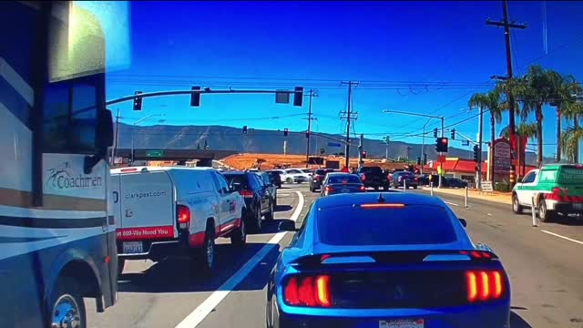 idiots in supercars 🤦🏻‍♂️😂😂