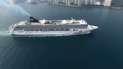 Titanic ship going to visit
