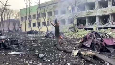 WARNING_ GRAPHIC CONTENT - Ukraine accuses Russia of bombing children's hospital