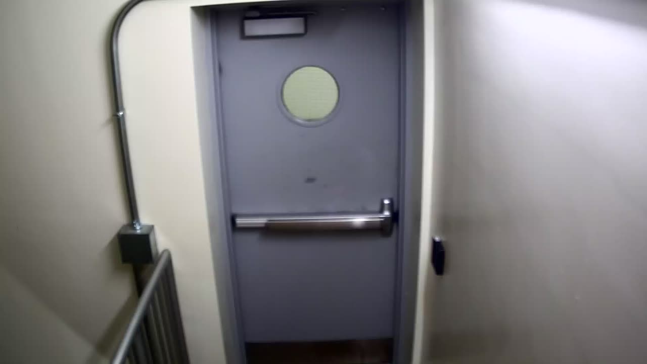 6162RHOBGRRGST2StairwellSide_2021-01-06_21h00min03s150ms.mp4