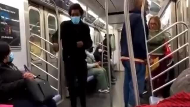 New York Rabbi gives his shoes to homeless man.