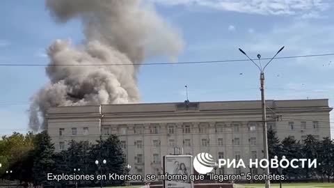 Explosiones en Kherson, se informa que 5 cohetes aterrizaron