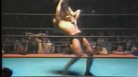 (1984.04.11) Dutch Mantell vs Akira Maeda - UWF