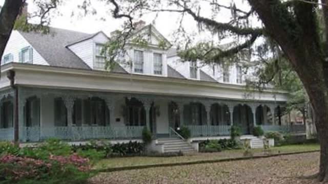 Did you know, that there is a real Plantation House Haunted by a Slave Girl Named Chloe #horror