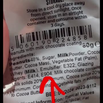 “食安危機揭露04”採購食品請仔細查看成份表，E904、E120 _ 是從“昆蟲類”提取出來具高度危害的新添加物，非常可能造成傷害尤其在孩童身上，如兒童過動症、過敏、哮喘、遺傳性傷害等等