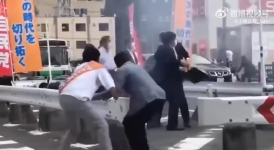 A video has appeared of the moment of the fatal shot at former Japanese Prime Minister Abe.